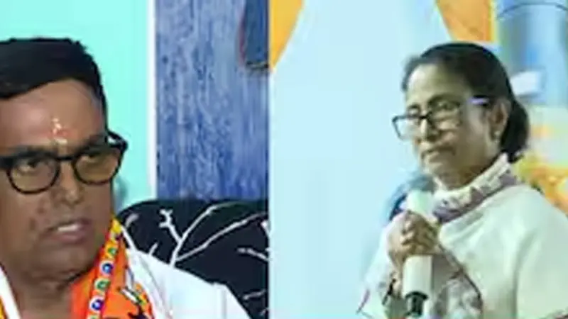 মমতার নামে অভিযোগ করে নির্বাচন কমিশনে প্রাক্তন পুলিশ কমিশনার