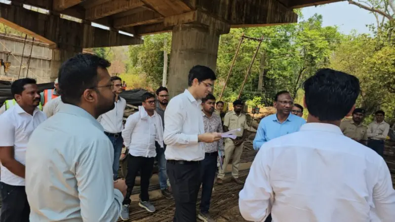 रस्ते-पुलांच्या अपूर्ण कामांसाठी राष्ट्रीय महामार्ग विभागाला जिल्हाधिकाऱ्यांची नोटीस