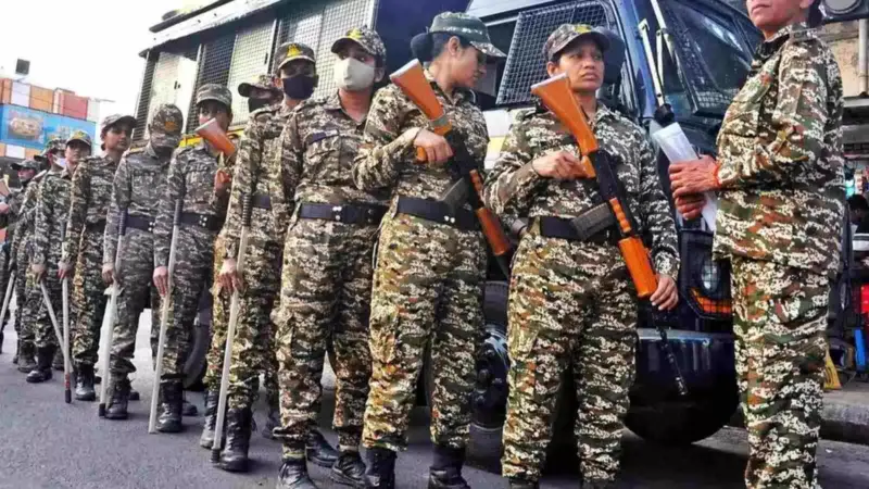 बंगाल में 2400 CAPF कंपनियों का पहरा: ममता बोलीं मैं बस नाम की सीएम