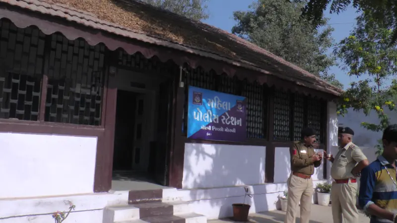 હળવદમાં પરિણીતાને ઘરકામ બાબતે મેણાટોણા મારી ત્રાસ આપતા પતિ સહિત ત્રણ સામે ફરિયાદ