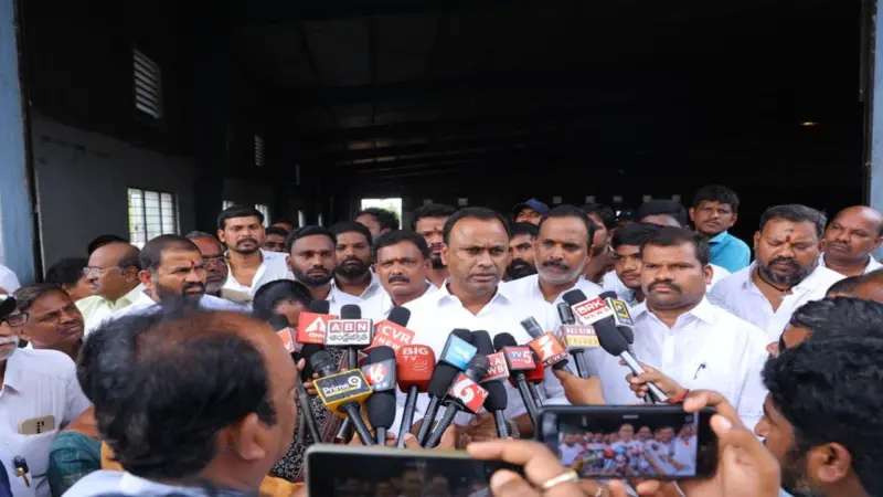రైతులకు క్షమాపణలు చెబుతున్నాం : కోమటిరెడ్డి రాజగోపాల్ రెడ్డి