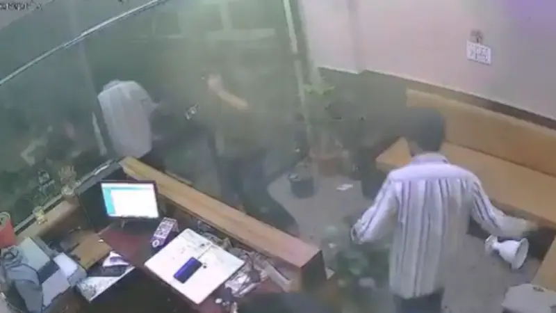 खाटू धाम में एक बार फिर हुआ विवाद, गेस्ट हाउस संचालकों में जमकर चले लात-घूंसे; CCTV में कैद हुई घटना