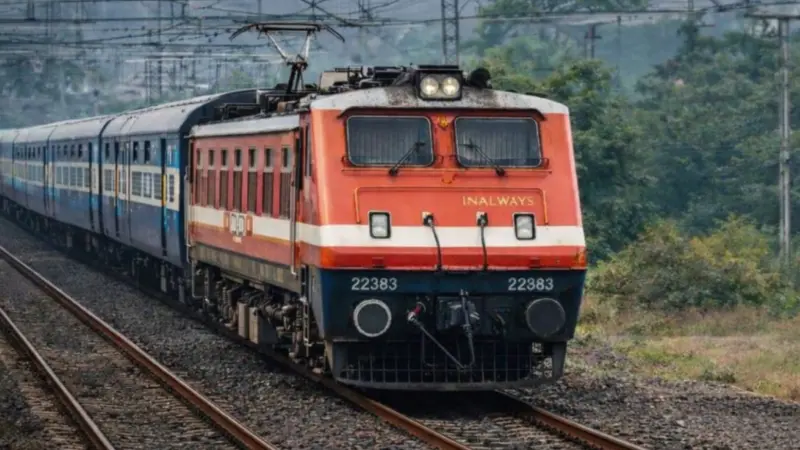 ಬೆಂಗಳೂರು - ಮುಂಬೈ ನಡುವೆ 3 ತಿಂಗಳು ವಿಶೇಷ ರೈಲು ಸಂಚಾರ; ಕರ್ನಾಟಕದಲ್ಲಿ 13 ಕಡೆ ಸ್ಟಾಪ್‌; 7 ಜಿಲ್ಲೆಗಳಿಗೆ ಅನುಕೂಲ