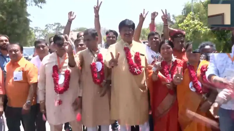 గుజరాత్‌లో బీజేపీ సునామీ. ఆప్, కాంగ్రెస్ క్లీన్ బౌల్డ్