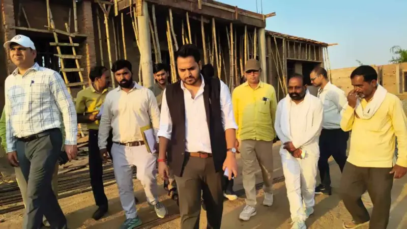 निर्माण कार्य में लापरवाही पर सख्त कार्रवाई के निर्देश, गुणवत्ता से समझौता बर्दाश्त नहीं: जिलाधिकारी