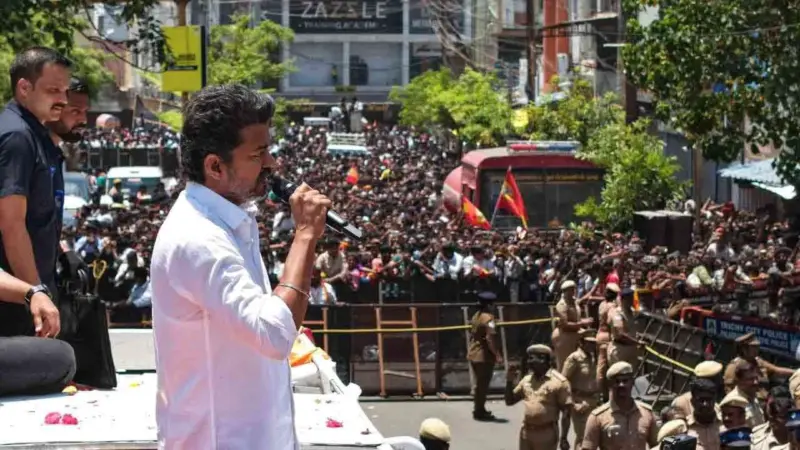 "என் மீது 2 வழக்குகள் நிலுவையில் உள்ளன" - த.வெ.க. தலைவர் விஜய் தகவல்!