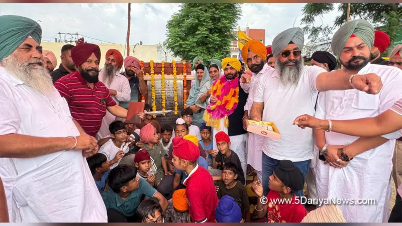 ਹਰਭਜਨ ਸਿੰਘ ਈ.ਟੀ.ਓ. ਨੇ ਜੰਡਿਆਲਾ ਗੁਰੂ ਦੇ ਪਿੰਡ ਸੈਦਪੁਰ ਵਿੱਚ 33.92 ਲੱਖ ਰੁਪਏ ਨਾਲ ਆਧੁਨਿਕ ਖੇਡ ਮੈਦਾਨ ਦਾ ਨੀਂਹ ਪੱਥਰ ਰੱਖਿਆ