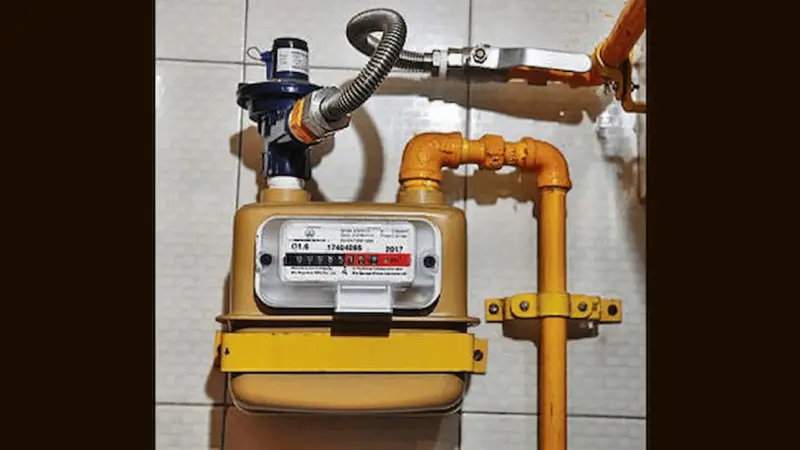 సిలిండర్ కష్టాలకు చెక్.. ఇంటికే గ్యాస్ పైపులైన్!