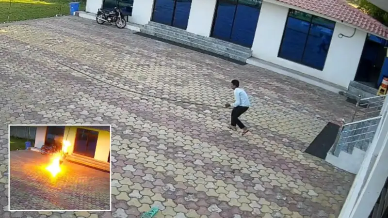 लोहे के पाइप से बंदर भगा रहे युवक की करंट से मौत, 11KV की लाइन से जिंदा जला, CCTV में कैद हुआ हादसा