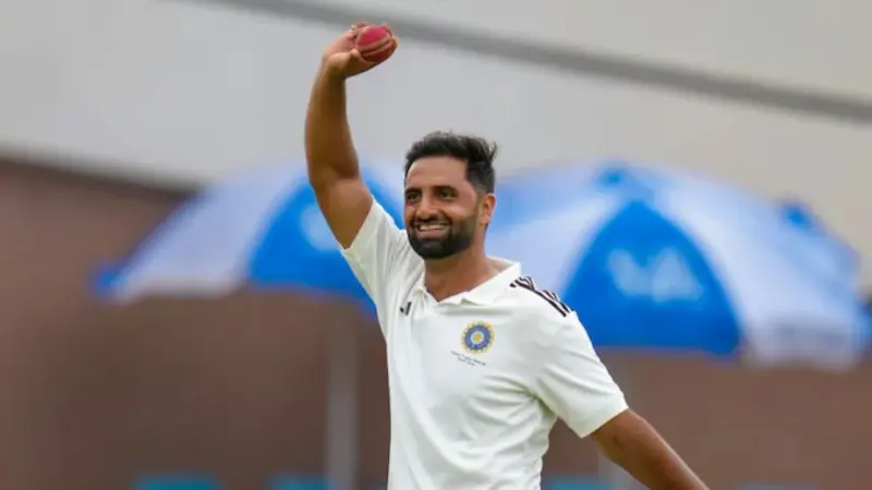Who is Auqib Nabi Dar, Sold to Delhi Capitals for ₹8.40 Crore? Know His Inspiring Journey from Baramulla to IPL Stardom