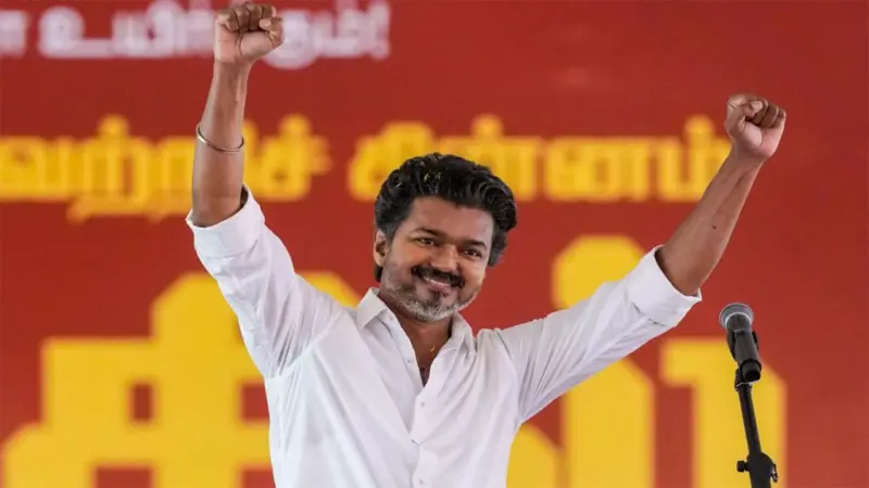 Vijay TVK: "బాక్సాఫీస్ వద్దే కాదు.. బ్యాలెట్ బాక్సుల వద్ద కూడా అతనే 'తుపాకీ'! విజయ్ సీఎం అవుతాడా?