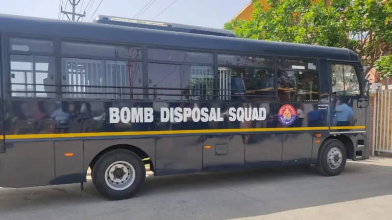 Delhi Bomb Threat: Delhi Police Confirm No Bomb Found After Thorough Check of Cluster Bus Following Threat"