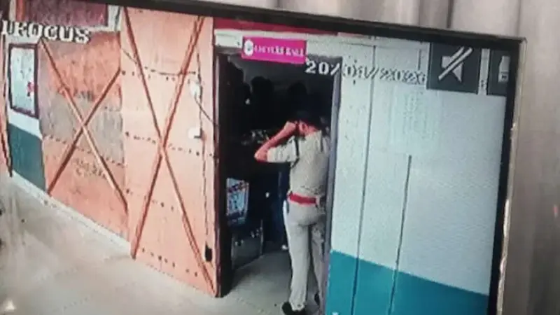 കോഴിക്കോട് സ്ട്രോങ് റൂം വിവാദം; ചട്ടലംഘനമില്ലെന്ന് തിരഞ്ഞെടുപ്പ് കമ്മീഷൻ