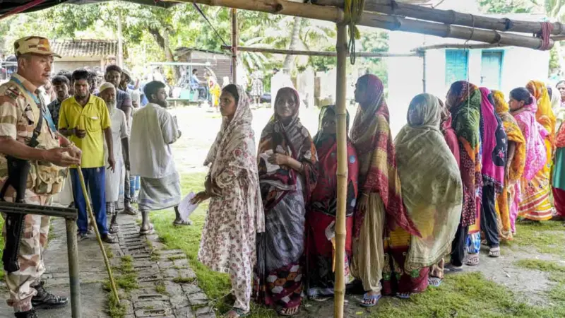পুনর্নির্বাচনে বেলা ১১টা পর্যন্ত প্রায় ৩৭ শতাংশ ভোট ডায়মন্ড হারবার ও মগরাহাট পশ্চিমে