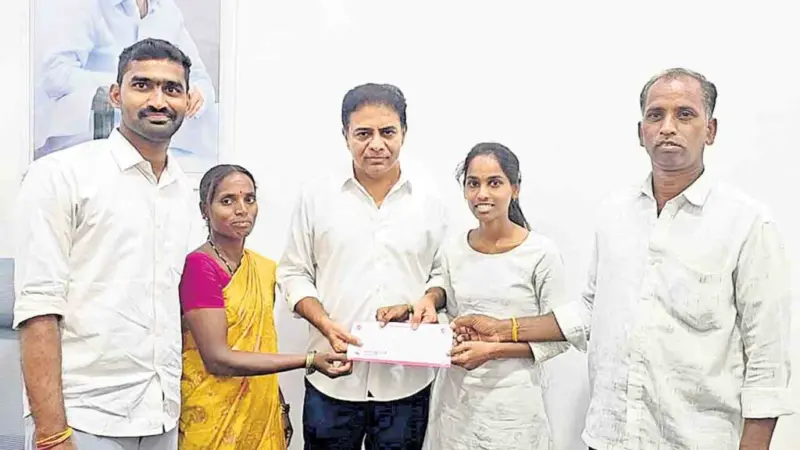 మెడికల్ స్టూడెంట్ గౌరికి కేటీఆర్ భరోసా
