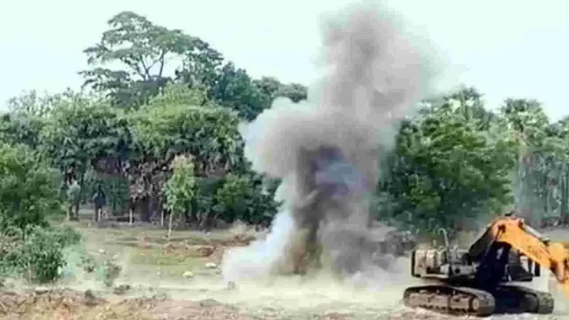 ఛత్తీస్‌గఢ్‌లో ఐఈడీ పేలుడు.. ముగ్గురు జవాన్లు మృతి