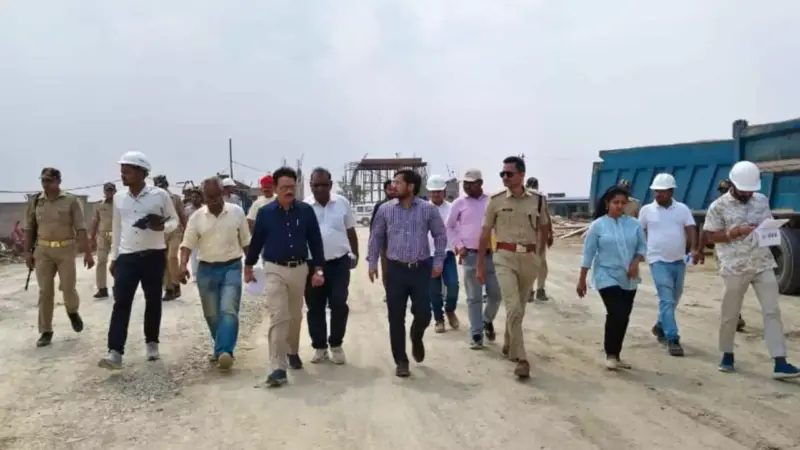 Chandauli News: चुनाव से पहले पुलिस लाइन का होना हैं लोकार्पण,डीएम और एसपी ने परखी गुणवत्ता