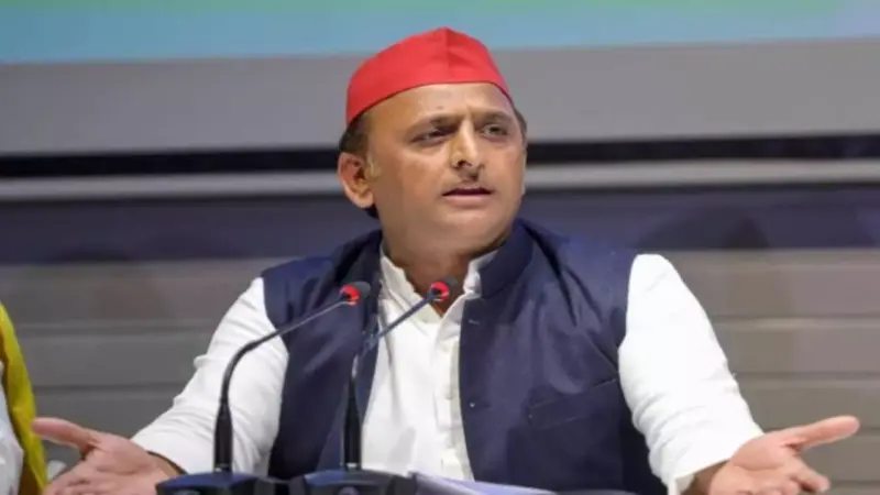 मोबाइल पर बजे 'सायरन' ने कैसे उड़ाई अखिलेश की नींद? खोल दिया सरकार के 'डिजास्टर अलर्ट' काला-चिट्ठा