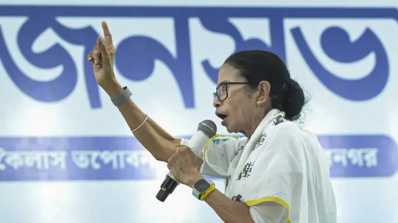 Mamata blames 'Hyderabad cuckoo AIMIM' for Malda unrest