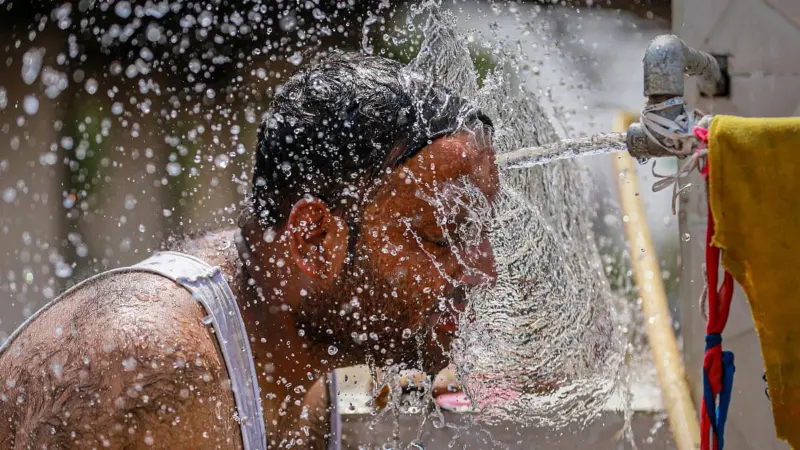 Indians face heat threat hidden in the monsoon: report