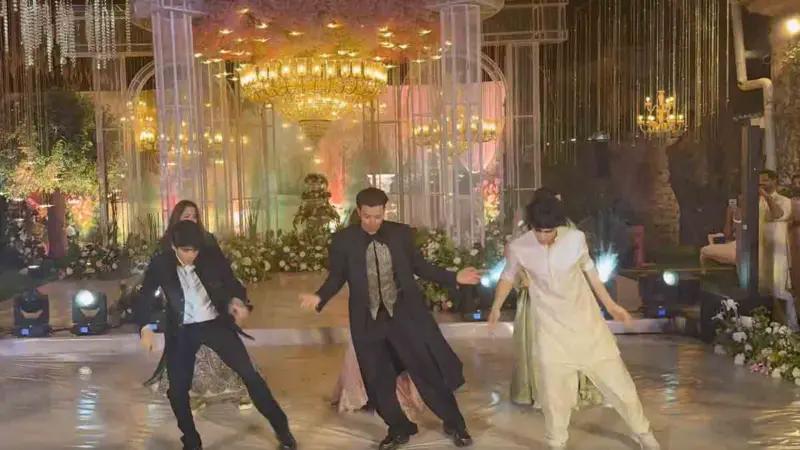 Hrithik Roshan's Dance with His Sons at Family Wedding Goes Viral