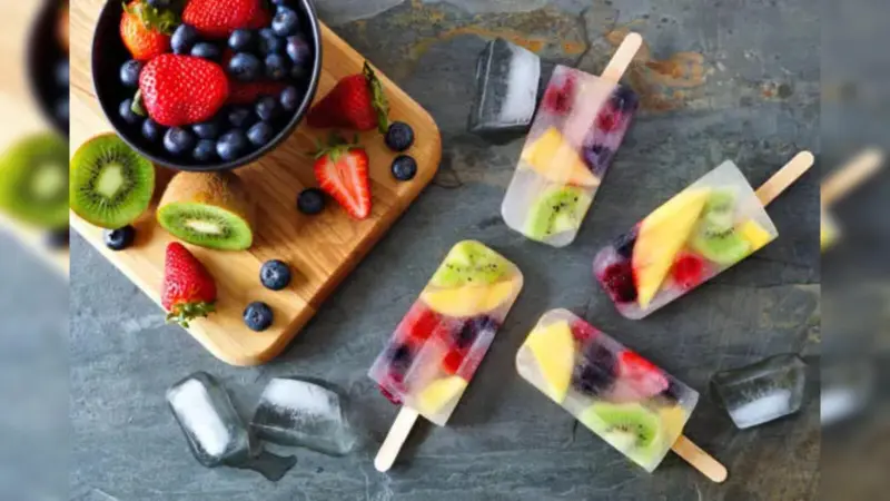 How to Make Fruit Popsicles to Beat Summer Heat
