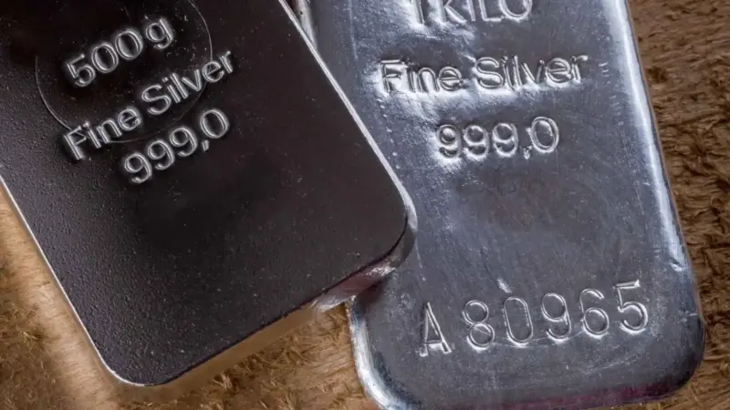 What are the different silver purity grades hallmarked by BIS in India?