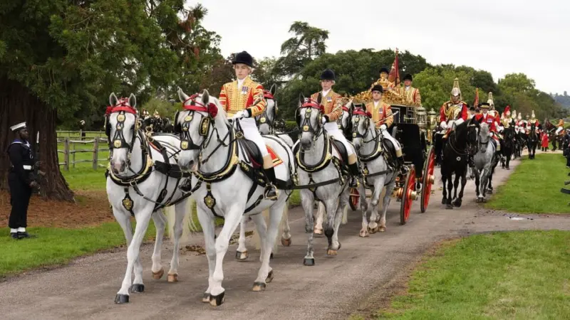 Trump takes 'royal ride' to Windsor Castle with King Charles as part of carriage procession | Watch