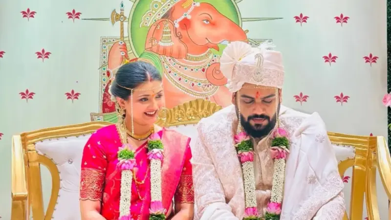 ज्ञानदा रामतीर्थकर अडकली विवाहबंधनात, पती हर्षदसोबतचे फोटो सोशल मीडियावर व्हायरल मंगळसूत्राच्या डिझाईनने वेधले लक्ष
