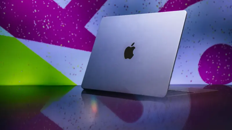 The new Apple MacBook Air is still under $1,000 at Amazon — but only in select colors