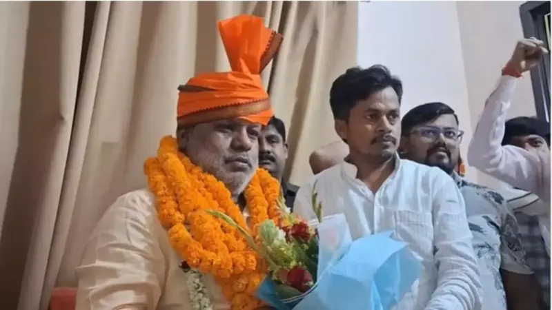 Varanasi Hansraj Vishwakarma: मंत्री बनकर काशी लौटे हंसराज विश्वकर्मा का भव्य स्वागत, बोले- "फिर आएगी BJP की आंधी"