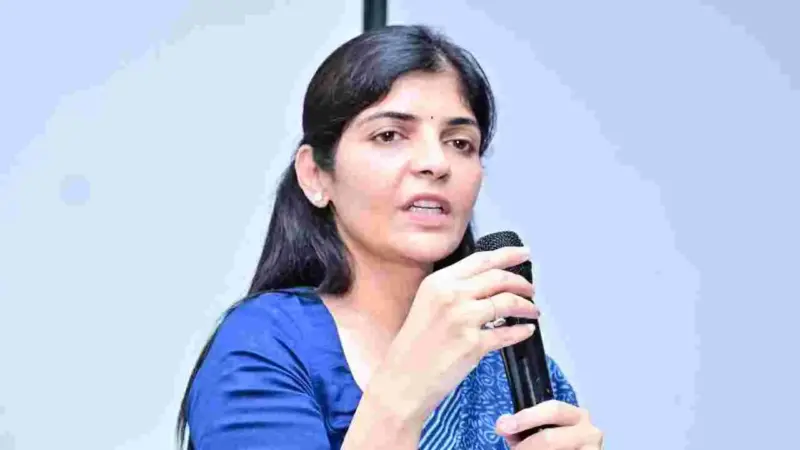 బీటెక్ విద్యార్థులను సైబర్ క్రైమ్‌లోకి ముఠాలు లాగుతున్నాయి: రాయపాటి శైలజ
