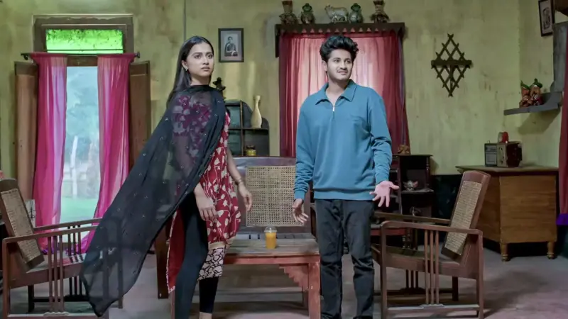 Podharilluమాధవ ఫోటో డిలీట్ చేసిన గాయత్రి తాయారుపై తీవ్ర అసహనం!