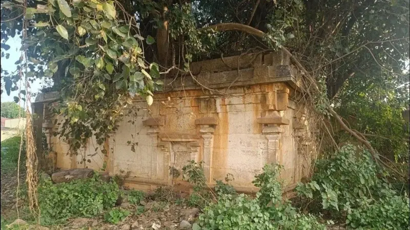 700-year-old Hoysala-era temple in Jigani in ruins