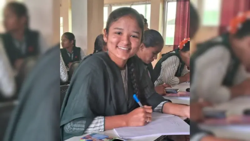 Telangana: BTech student jumps from college building, critical