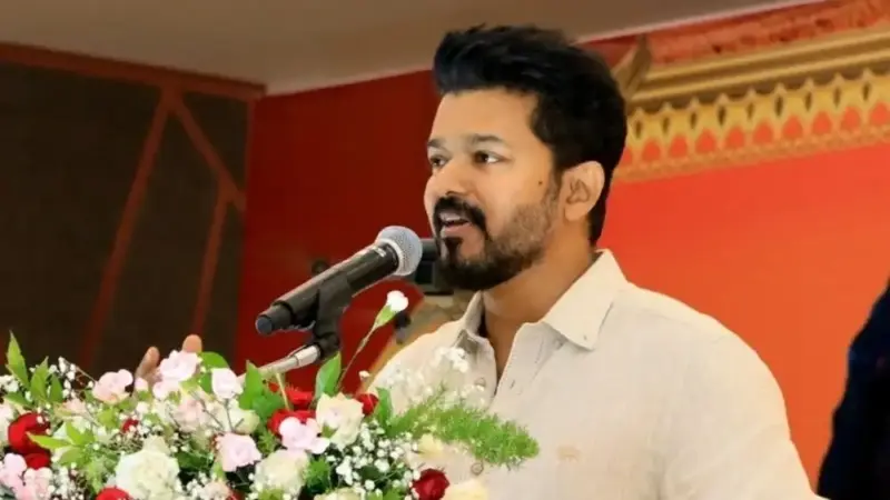 విజయ్ తొలి అడుగు..ఎమ్మెల్యేలంతా వెంటనే చెన్నై రావాలని ఆదేశం!