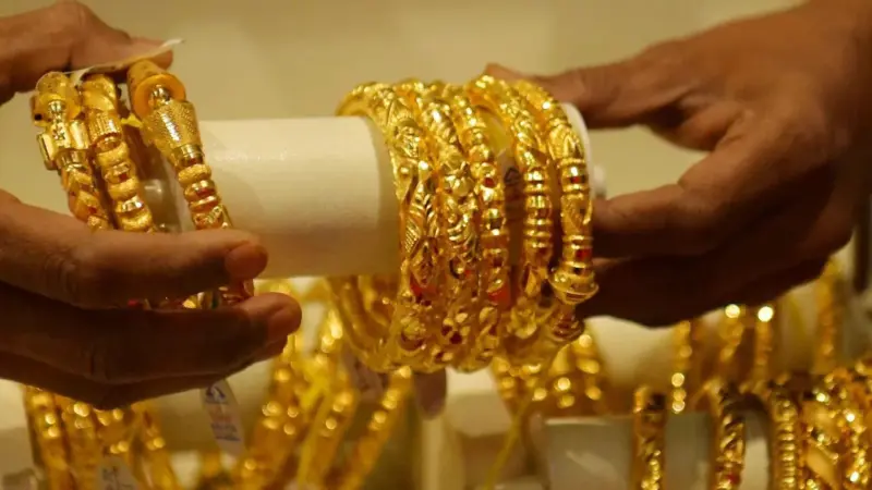 Gold Price : தங்கம், வெள்ளி விலை குறைந்தது.. இன்றைய நிலவரம் என்ன?