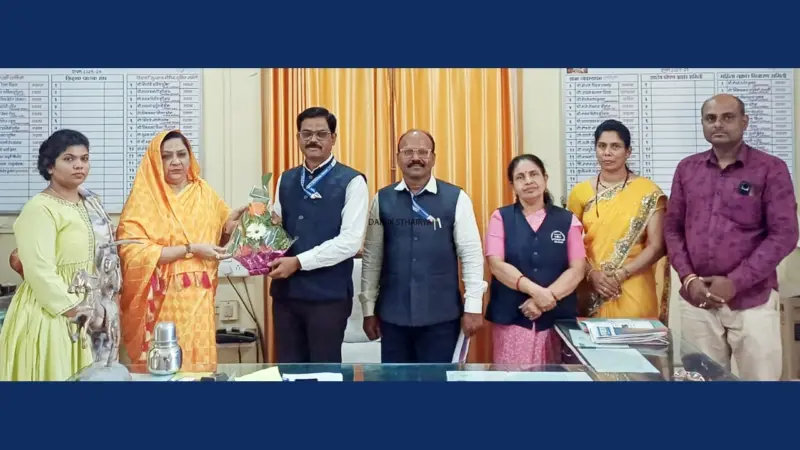 फलटण: मुधोजी हायस्कूलमध्ये विद्यार्थ्यांसाठी शिबिर - मोबाईलच्या दुष्परिणामांवर उलगडा