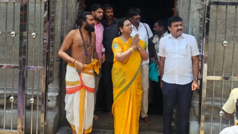 எம்.பி சீட் தருவதாக கூறி ஏமாற்றிய ஈபிஎஸ். ஒரிஜினல் ஒப்பந்தத்தை காட்டிய பிரேமலதா விஜயகாந்த்!