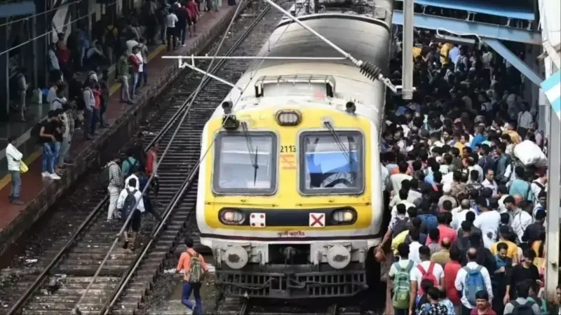 बेटिकट यात्रियों से 16.13 करोड़ की दंड वसूली, मध्य रेल के मुंबई मंडल का नया रिकॉर्ड