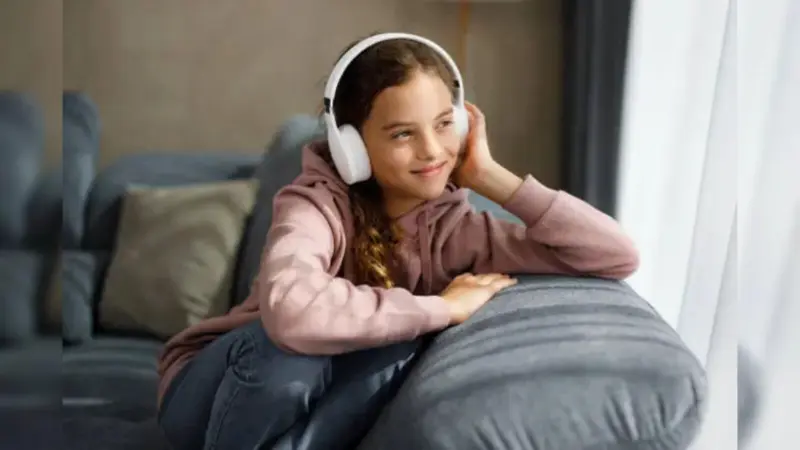 What Happens Inside Your Brain When You Listen to Music