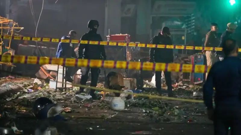 ఢిల్లీ పేలుళ్ల కేసులో షాకింగ్ నిజాలు.. సొంత ఇళ్లలోనే బాంబుల తయారీ!