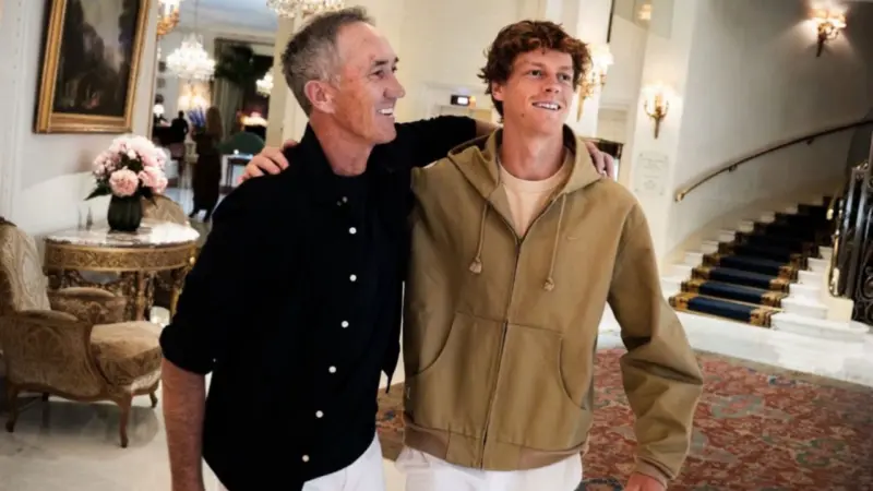 Darren Cahill Likely to Continue As Jannik Sinner's Coach in 2026 Thanks to Wimbledon Bet: "I'm a Man of My Word"