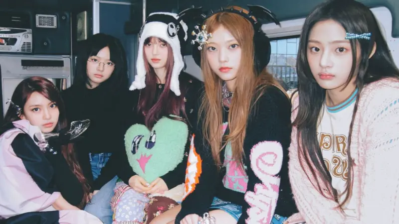 ADOR calls NewJeans' 'jeanzforfree' Instagram account unauthorised; Flags legal concerns