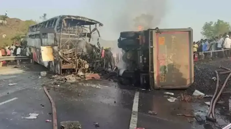 మార్కాపురం బస్సు ప్రమాదంపై కేసు నమోదు.. యజమాని అరెస్ట్