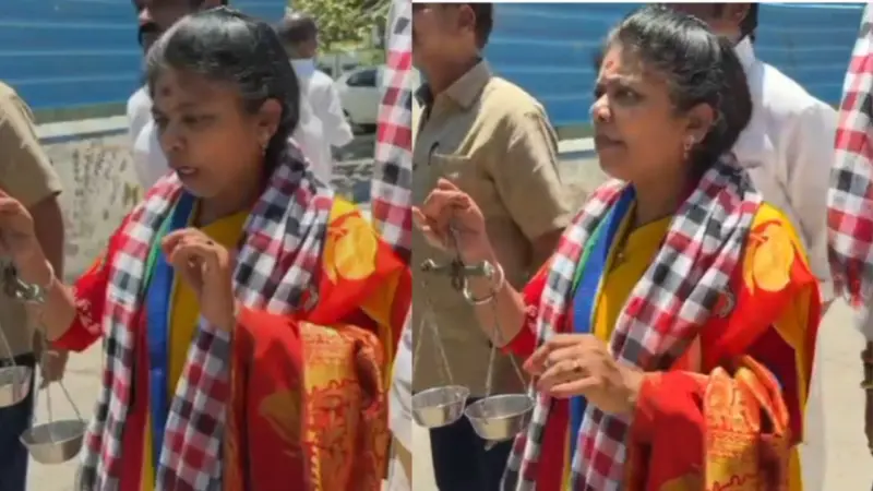 பெரம்பூரில் போட்டியிடும் திலகபாமா.. வேட்புமனு தாக்கலின் போது தராசுடன் சென்றதால் பரபரப்பு..