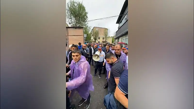 Pashinyan grabs megaphone as exchange turns heated during election campaign