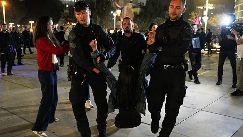 Anti-war protesters rally outside US embassy office in Tel Aviv