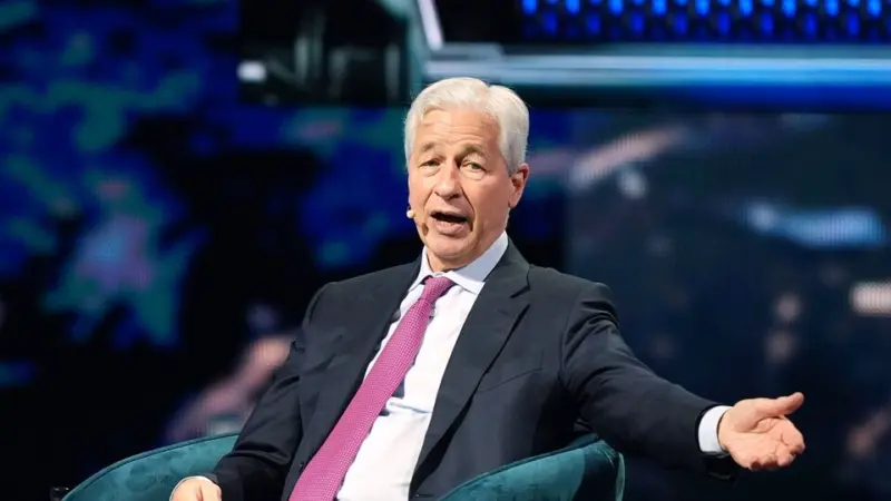 JPMorgan CEO Jamie Dimon warns of AI and geopolitics risks facing his bank: 'The list is long.'