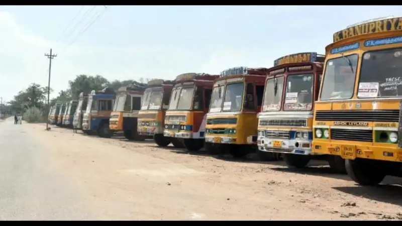 மதுரை கூடல்நகர் ரயில்வே சரக்கு கிடங்கில் லாரி உரிமையாளர்கள் வேலைநிறுத்தம்: அத்தியாவசிய பொருட்கள் விநியோகம் பாதிப்பு!